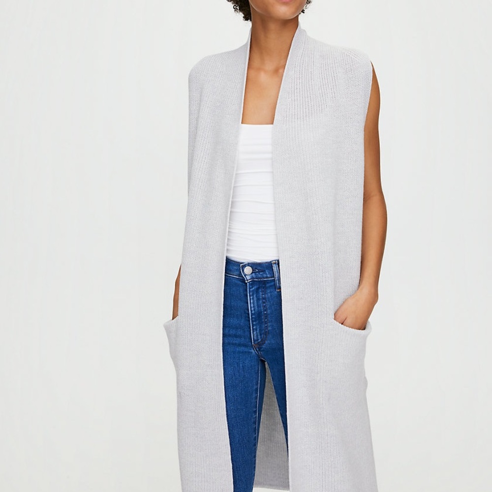 Wilfred Sleeveless Cardigan in light grey